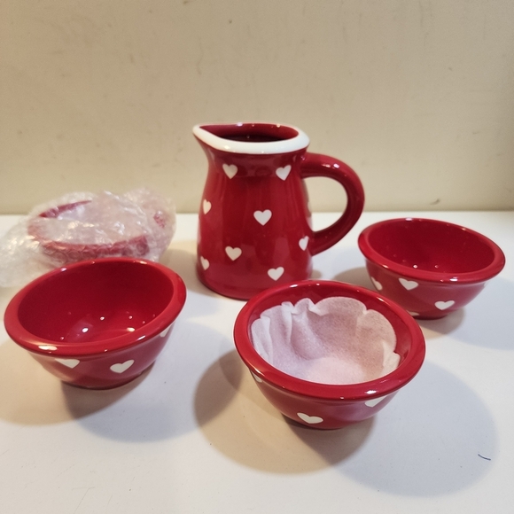 Terramoto Ceramic Red Heart Dish  Five Pieces Set - Picture 4 of 10